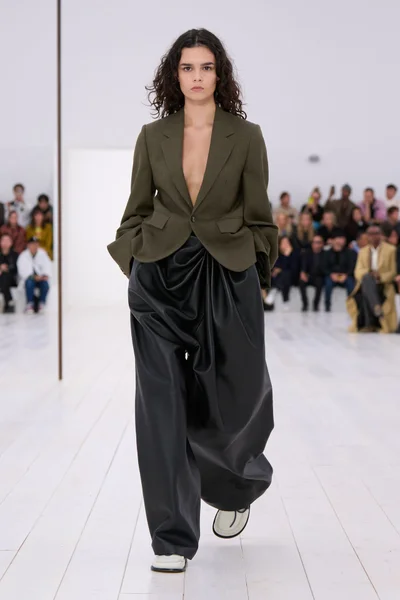 Look 37